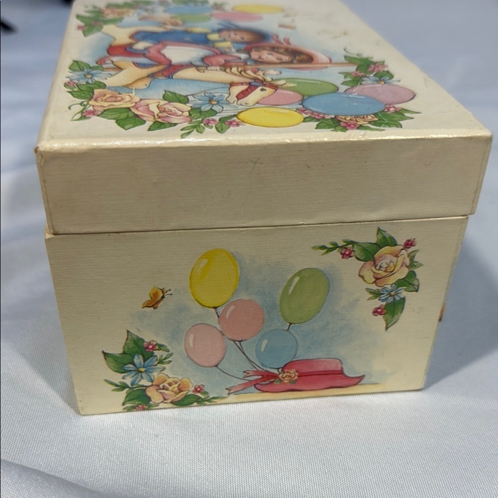 Vintage Dancing Ballerina Jewelry / Music Box with Carousel Design - Picture 8 of 14